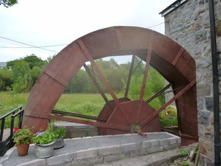 Middle Mill Bed and Breakfast Kidwelly Esterno foto